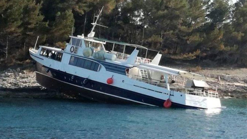 Nasukanje putničkog motornog broda “Zlatni Žal” – otok Šćedro, 01.04.2017.