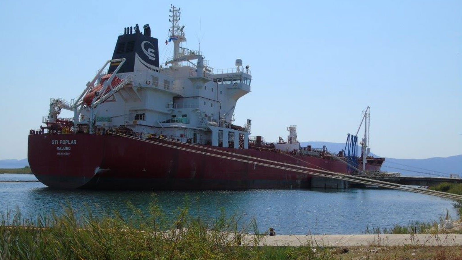 Udar teretnog broda “STI Poplar” u tankerski pristan – terminal tekućih tereta, Lučka uprava Ploče, 05.08.2018.