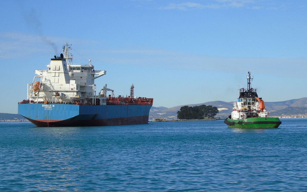 Nasukanje teretnog broda „RINELLA M“ – Kaštelanski zaljev, 06.02.2020.