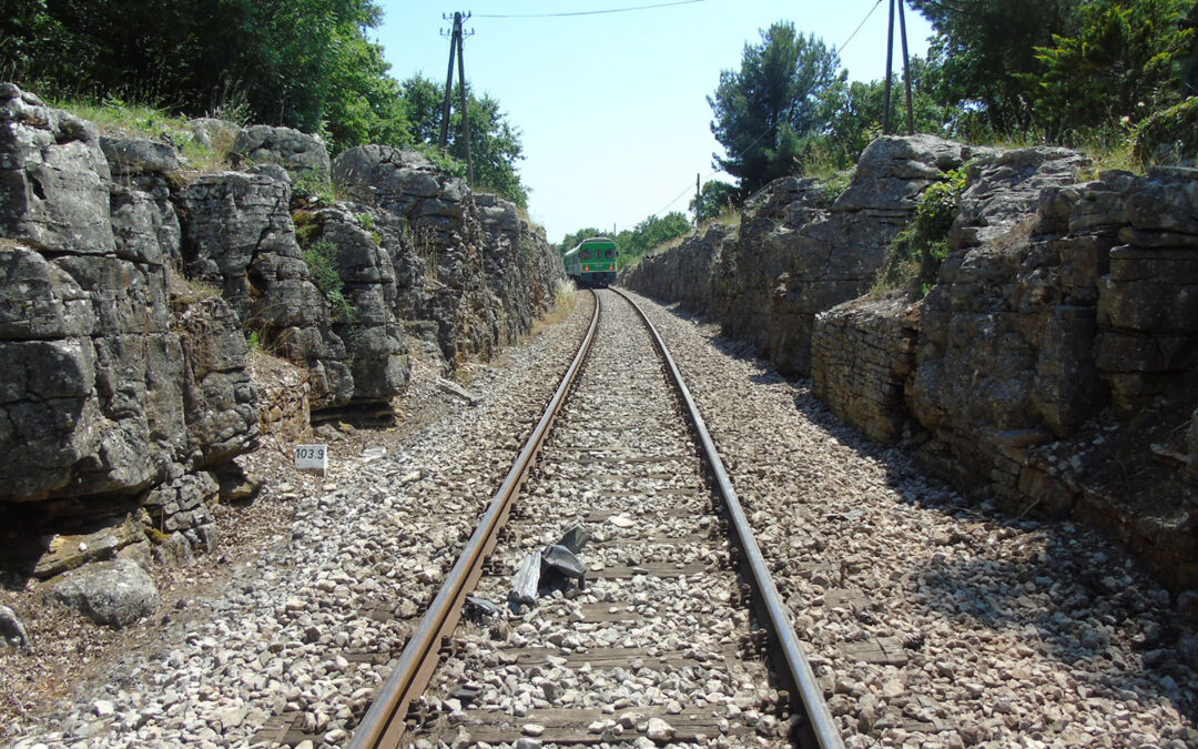 Podlijetanja osobnog vozila pod putnički vlak broj 1272 – ŽCP “Stancija Grgur”, 17.06.2021.